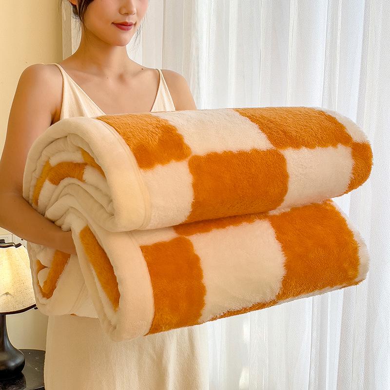 Checkerboard Double-Sided Fleece Blanket for Car, Sofa, Camping – Autumn/Winter Thickened