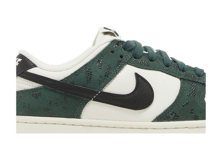 Women's Sneakers Nike Dunk Low Green Snake (Women's) Pro Green/Sail/Gum Medium Brown/Black