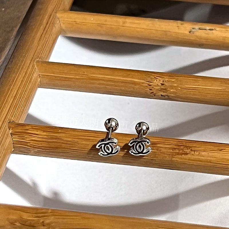 Titanium Steel Heart & Four-Leaf Clover Stud Earrings - Elegant, Versatile, Mori-Style Fashion for Women