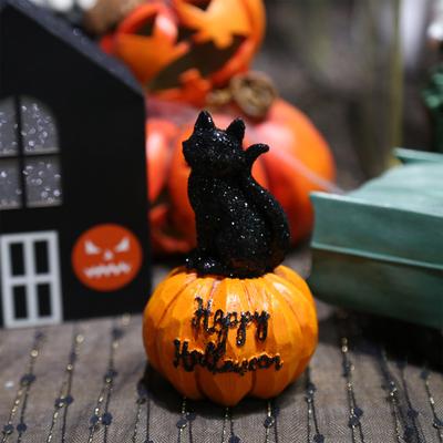 Halloween-helgdekorationer är lämpliga för säsongens bordsdekorationer inomhus