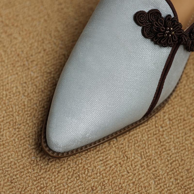 Fashion Women's New Spring/Summer Pointed Silk Cowhide Leather Embroidered Middle Heel Large Headed Muller Slippers