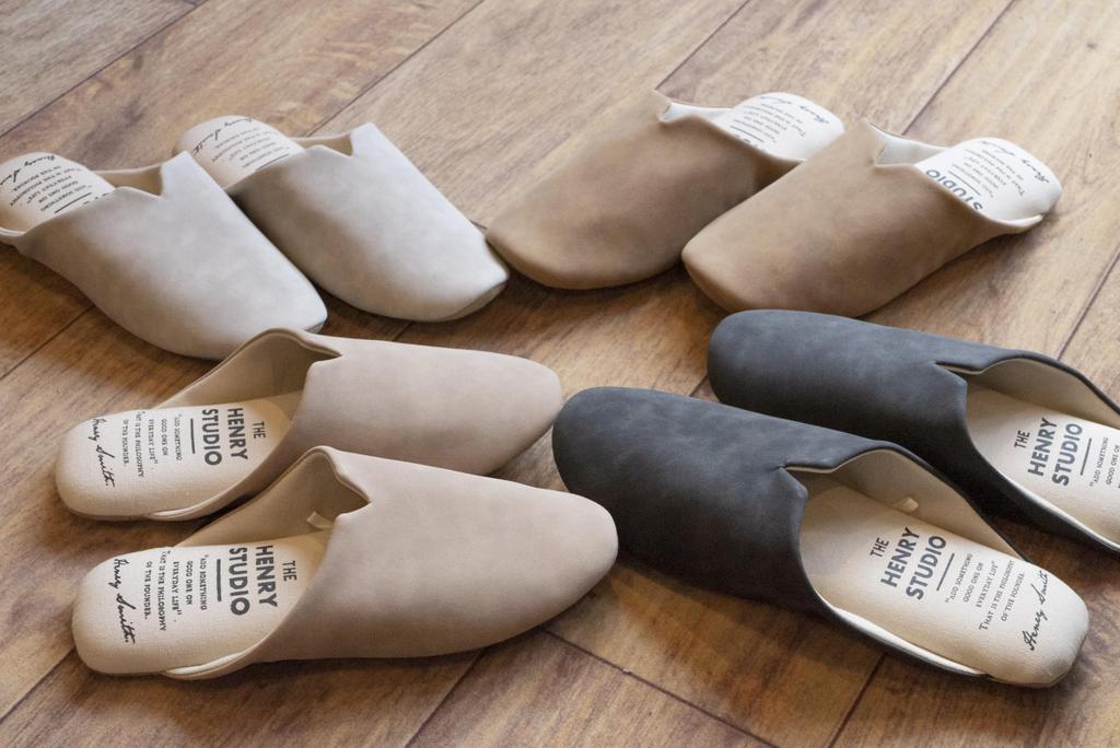 Daikai Faux Leather Slim Slippers 73541 Large Black,