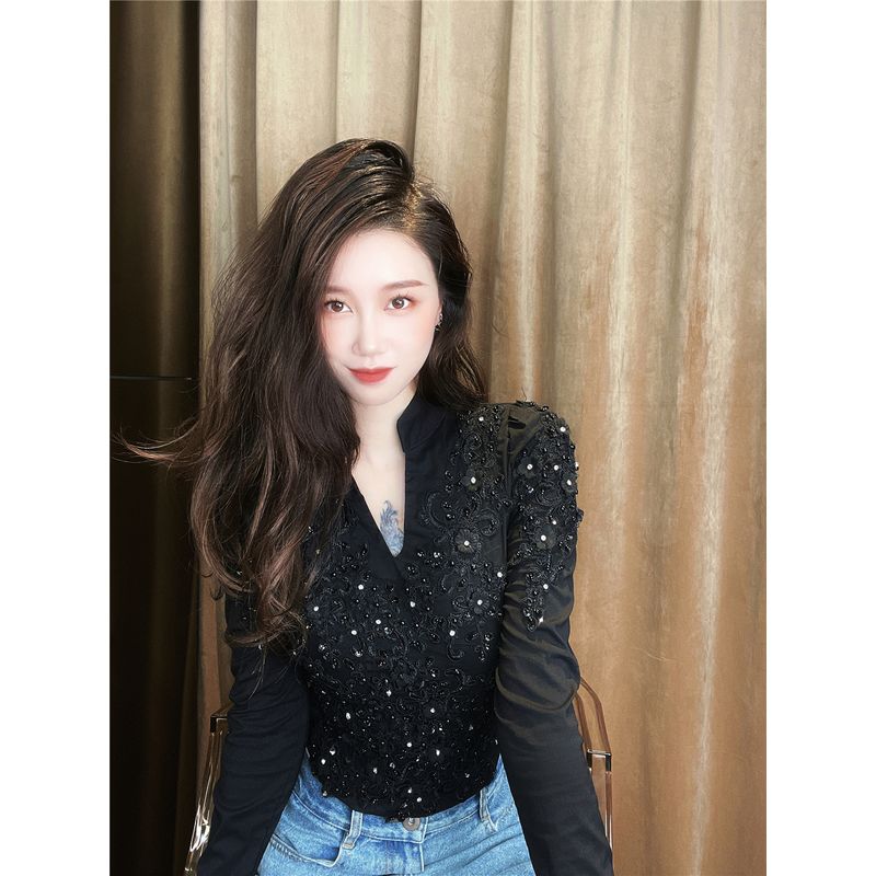 

Весенняя облегающая рубашка с V-образным вырезом большого размера, украшенная бриллиантами Black S