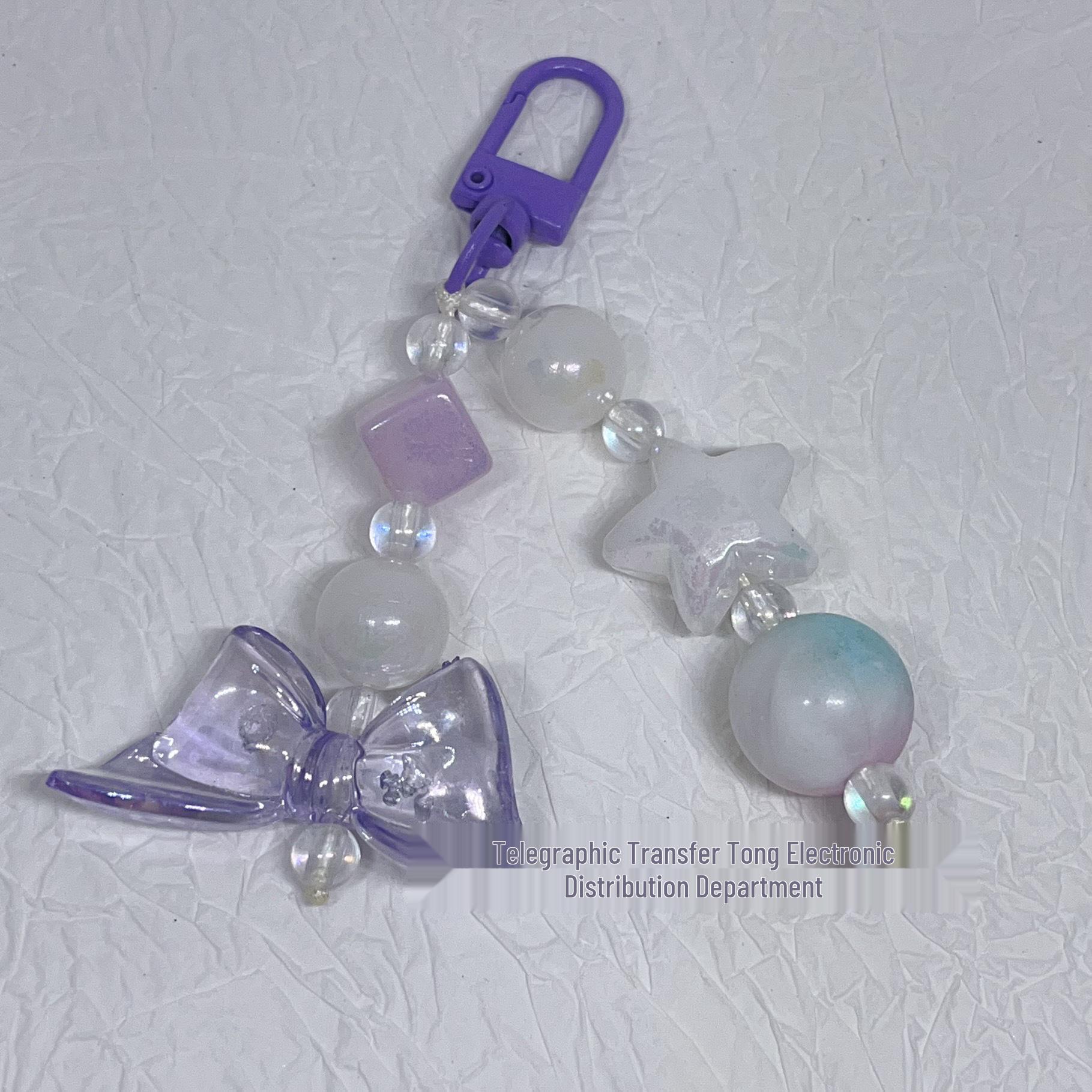 Яркий акриловый брелок-подвеска с бантом и бусинами