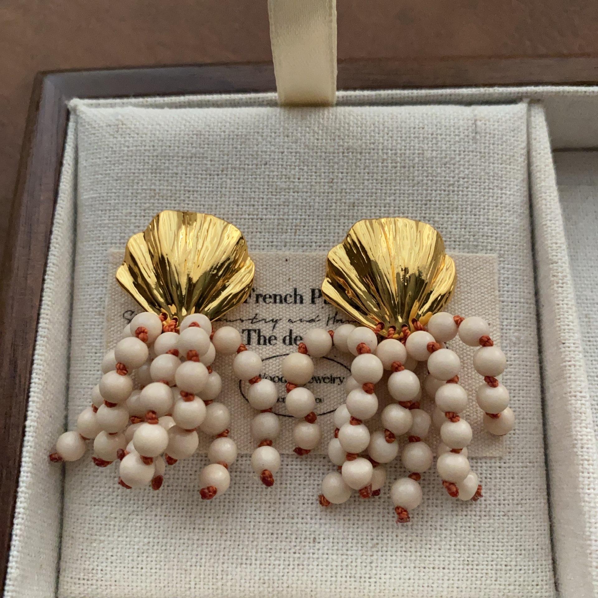 

Shell beaded fringed earrings, earrings, French vacation style, high-end niche design, fashionable light luxury, exquisite earrings.