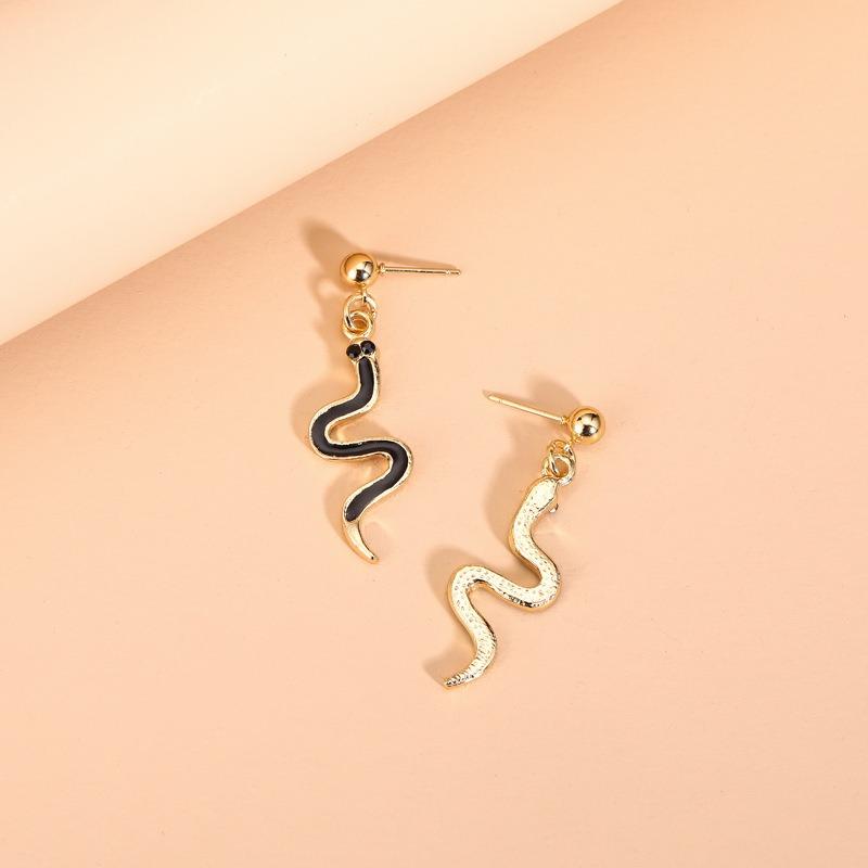 Fashion Accessories Personality Creative Curved Snake Earrings Alloy Drip Snake Earrings Female Small Snake Ears