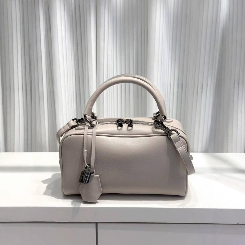 Bowling Bag Women's Lambskin Portable Oblique Span Bag Stylish and Simple Lock Design High Quality Commuter Bag