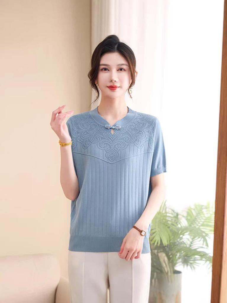2026 Spring/Summer Fashionable Embroidered Knit Top for Mothers: New Chinese Style Short-Sleeved Top for Middle-Aged and Elderly Women