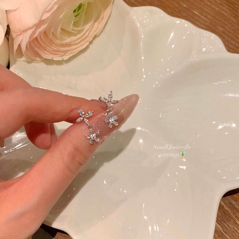 Sparkling Zircon Flower Clip-On Earrings: Unique Design, No Piercing Required, Elegant for Women