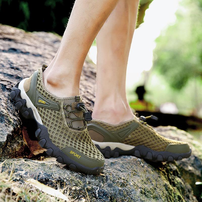 Men Outdoor Breathable Mesh Shoes Waterproof and Anti Slip Hiking Shoes Lightweight and Comfortable Sports Shoes Flip Flops Men
