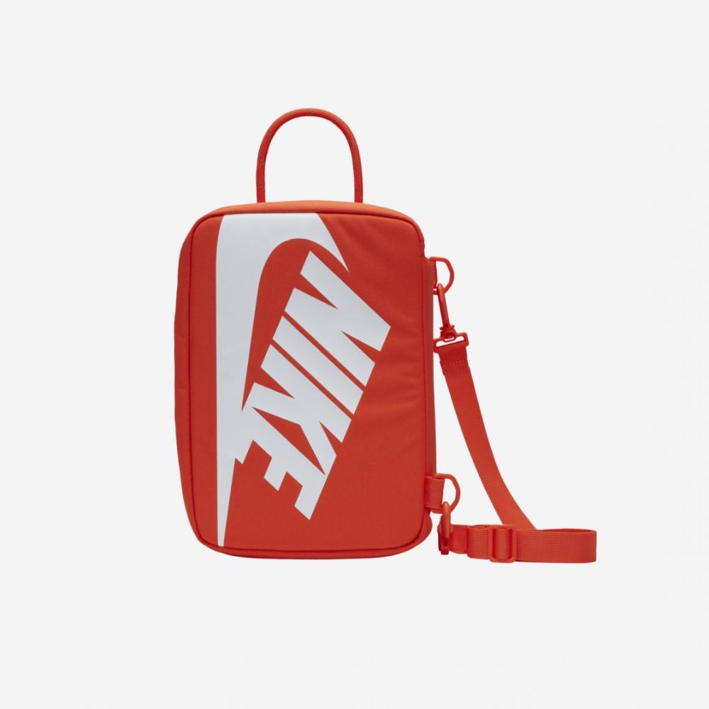 

Сумка-коробка для обуви Nike 8л оранжево-белая