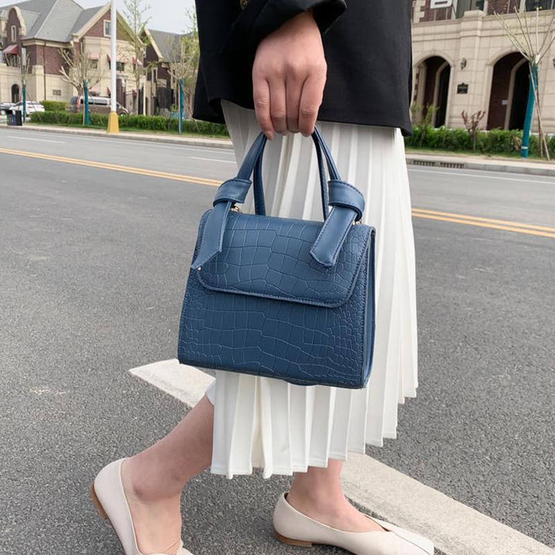 Crocodile Pattern PU Leather Crossbody Bags for Women Chain Female Shoulder Handbags Mini Purses Travel Crossbody Bag