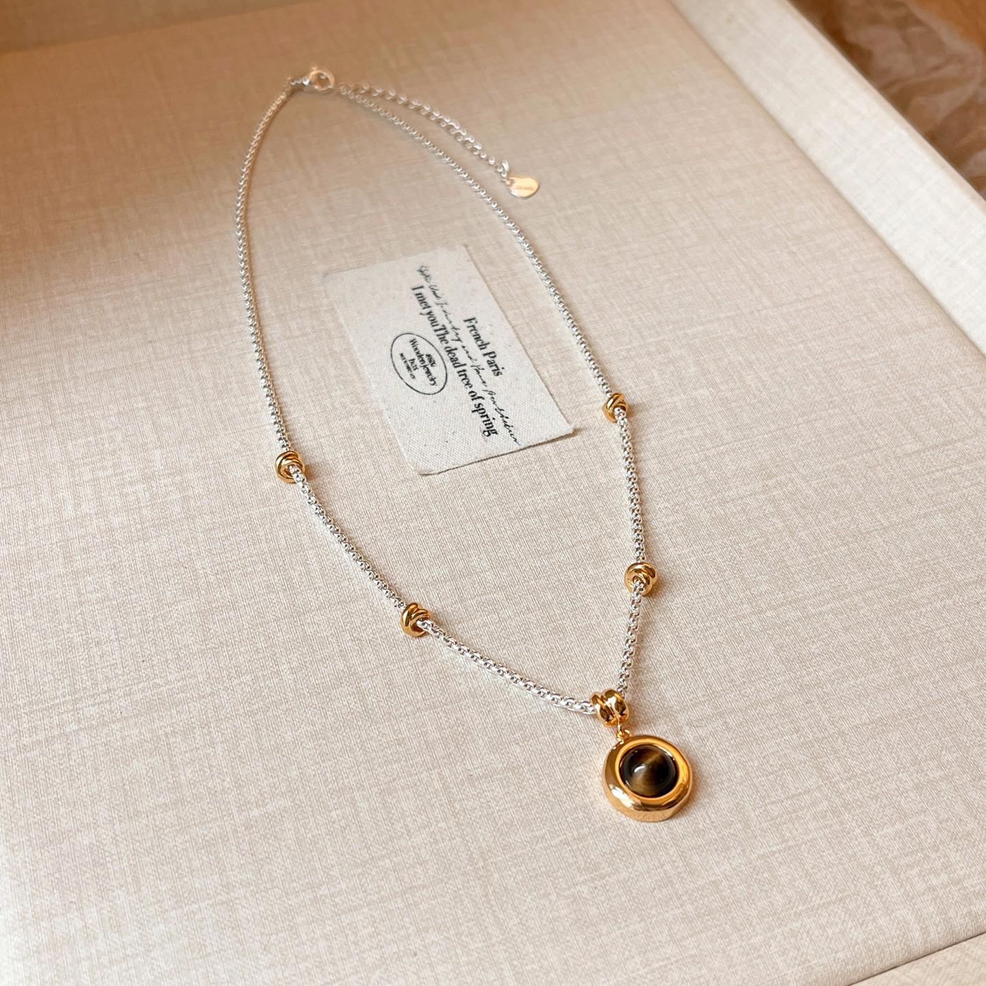 French Maillard Gold Round Tiger Eye Pendant Necklace for Women – Elegant Autumn/Winter Sweater Chain Clavicle Accessory