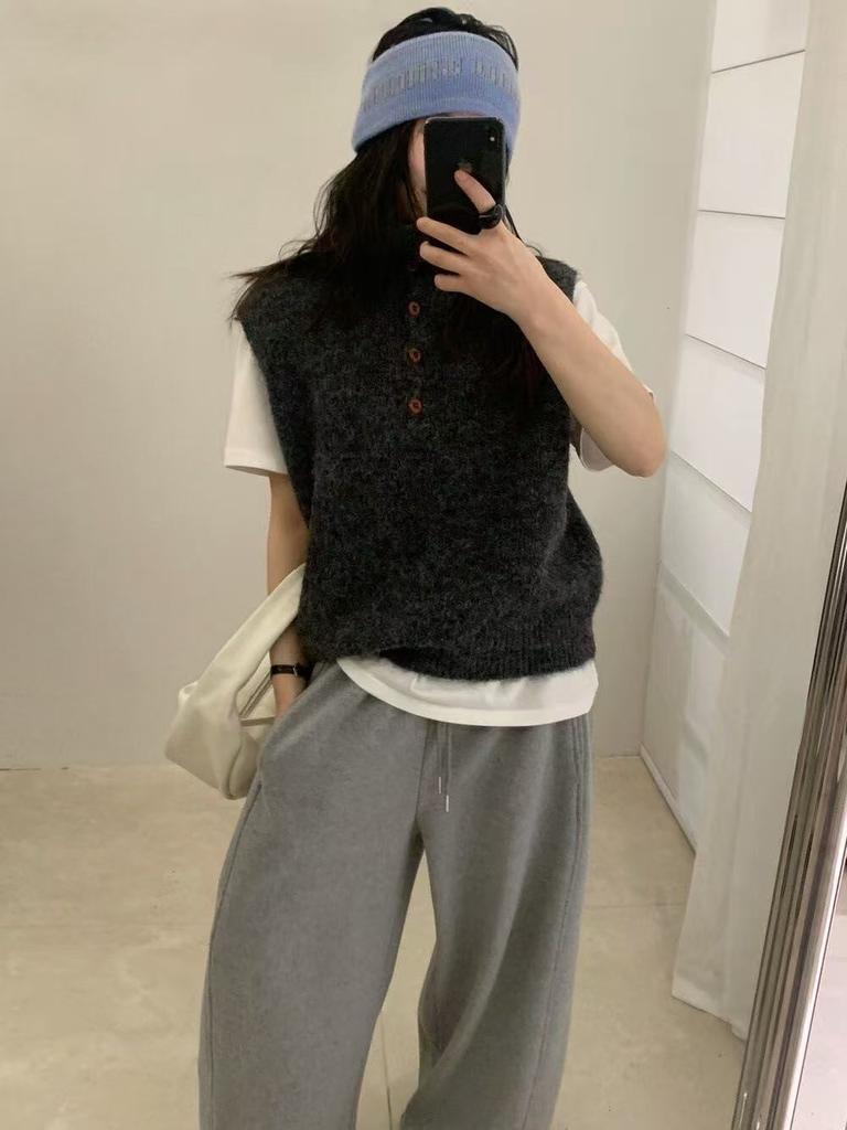 Korean style minimalist stand-collar sleeveless knit sweater for women, early spring new loose and simple button layering vest outerwear
