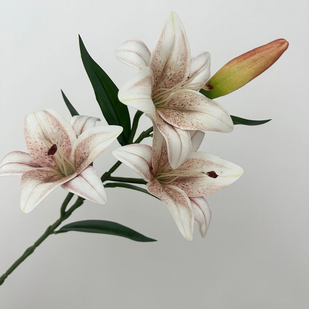 5PCS Artificial Lily Flower Branch Realistic Looking 3D Printed 3 Heads Lily Plant for Wedding Floral Decoration
