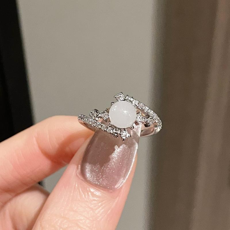 Retro Imitat Jade Chalcedon Exquisiter Ring Damen Süß Kühl Nische Opal Hoher Sinn Einfach Einzigartiges Design Accessoires