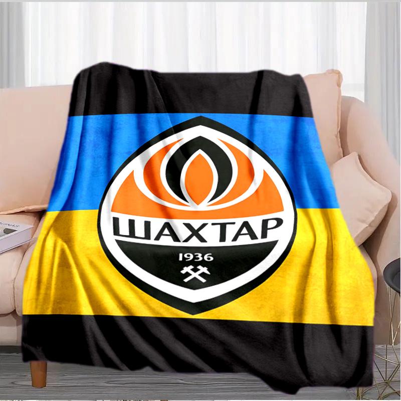 Shakhtar Donetsk Crest Design Blanket Suitable for Sofas, Beds, Offices, And Camping - Perfect Gift for Halloween Christmas