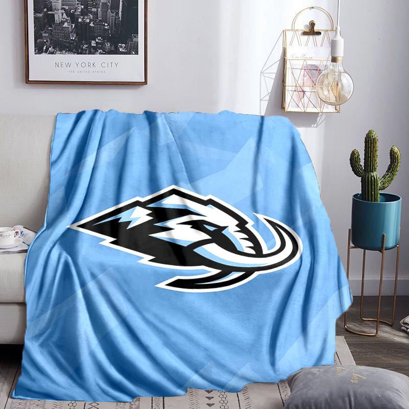 Mammoth Hockey Throws Blanket Flannel Blankets Plush for Couch Bed Gifts for Men Women Travel Picnic Blanket Christmas Fan Gifts