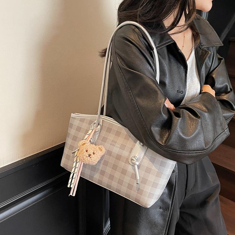 Summer Chessboard Gotote Bag Women's New Large Capacity Casual Versatile Shoulder Underarm Bag