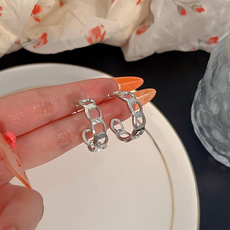 Gold Ring Earrings Women's Ear Buckles Light Luxury High-end Earrings Autumn and Winter Ring Earrings