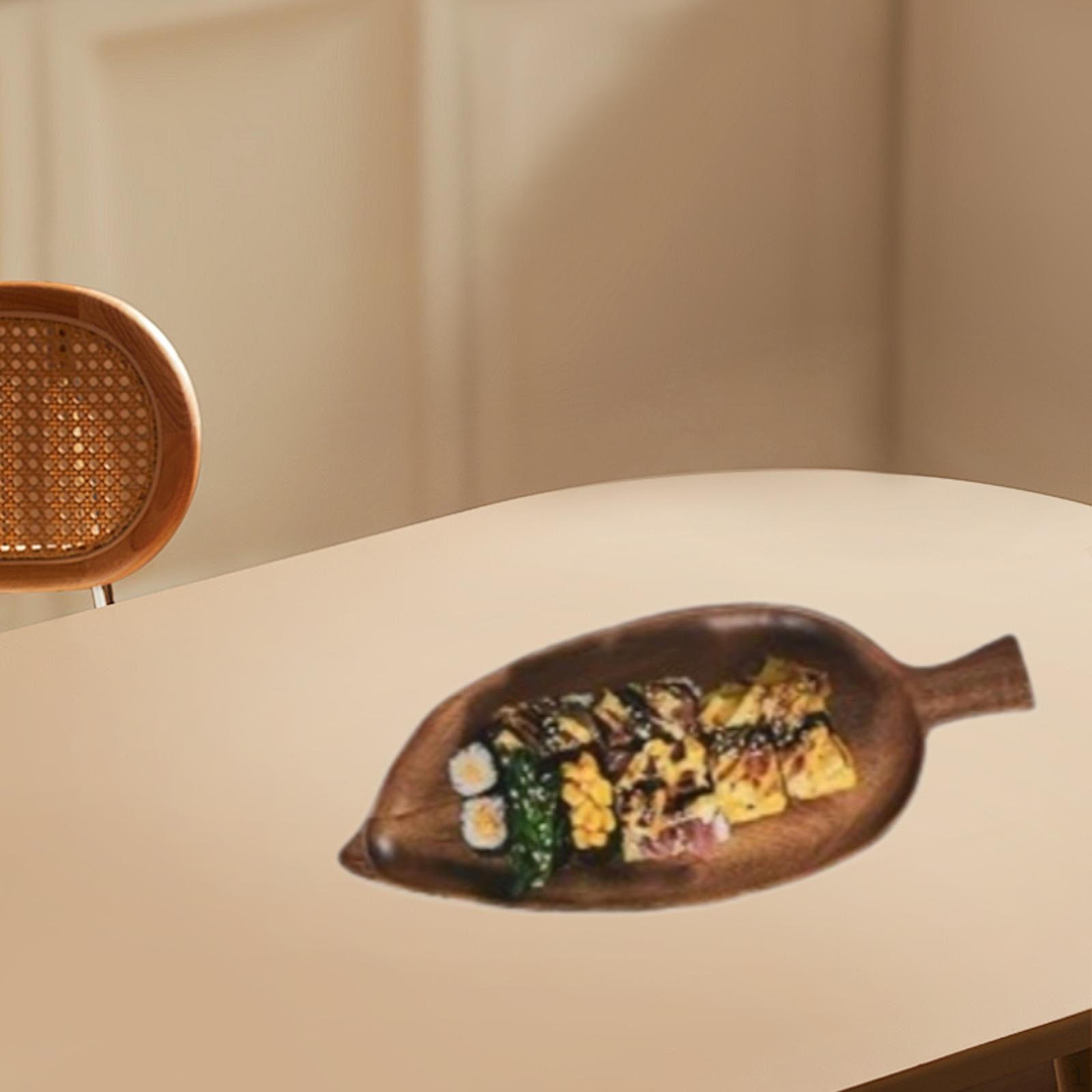 

Деревянный поднос с дизайном в виде листа для подачи еды и напитков S