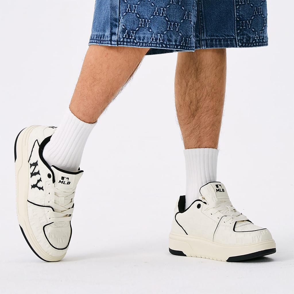 MLB New York Yankees Low top Skateboard Shoes Unisex Beige 3ASXE035N-50CRL
