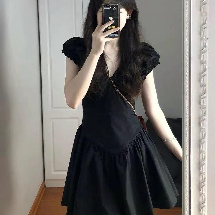 Black Niche French Temperament V-neck Dress Summer Women's Clothing Waist Thin Skirt Small Retro Short Skirt