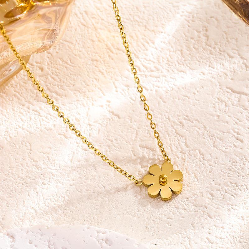 Rose Gold Minimalist Daisy Pendant Necklace - Delicate Flower Design for Women