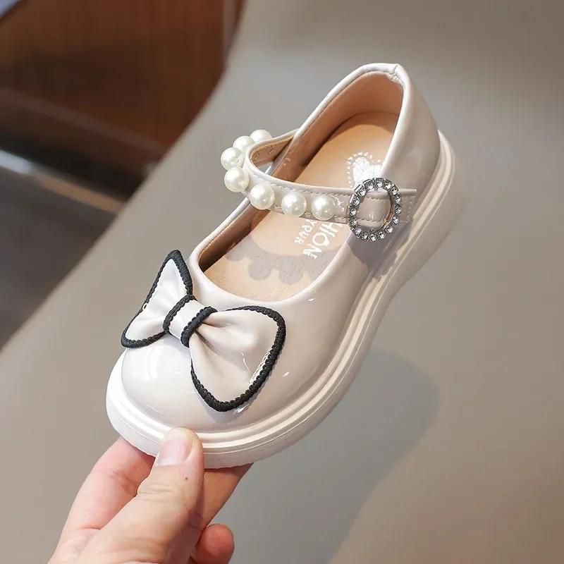 Kids Dance Performance Shoes Girls' Leather Shoes with Cute Sweet Bow 2024 New Children Princess Shoes Glossy Soft Sole Elegant