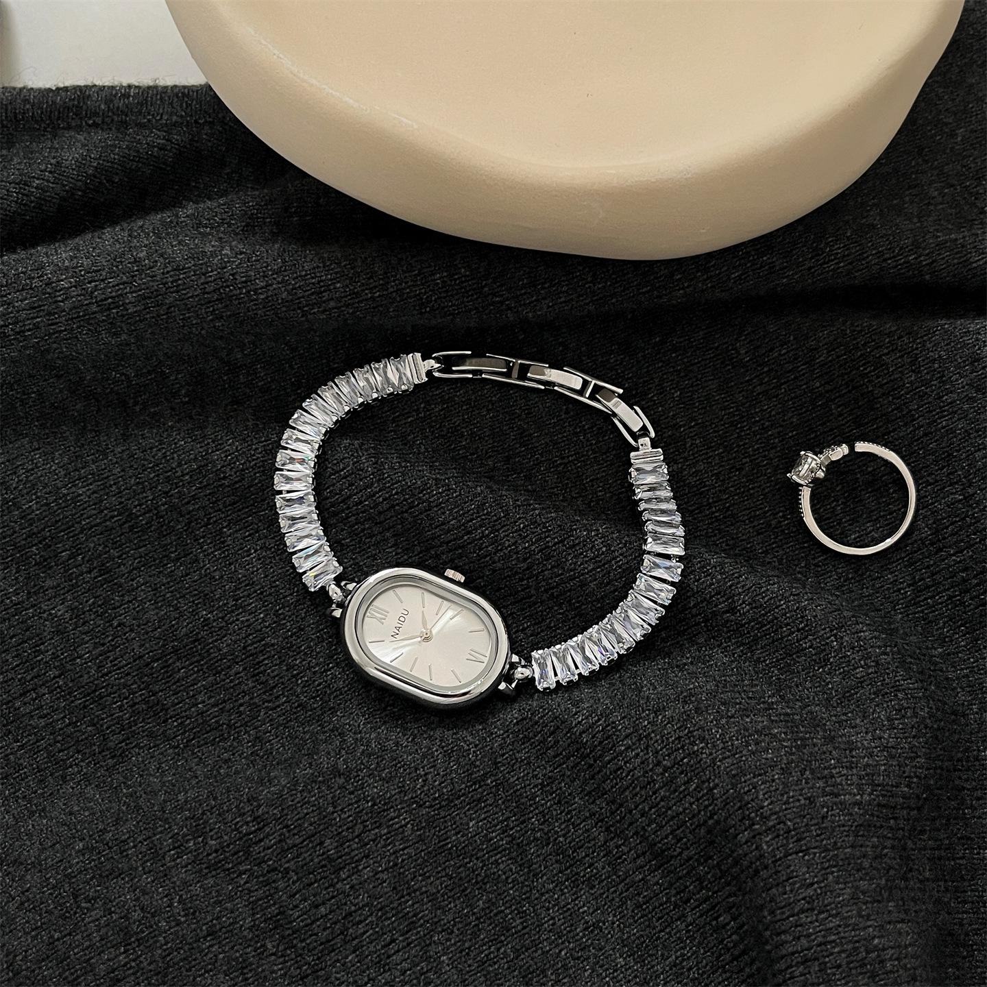 Naidu Chain Women S Watch Oval Disc Simple Fashion Watch Women S Quartz Watch