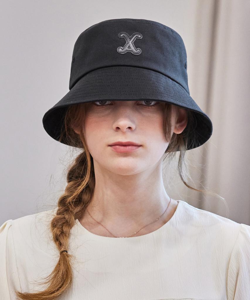 Bajal Va Curved Patch Bucket Hat Black