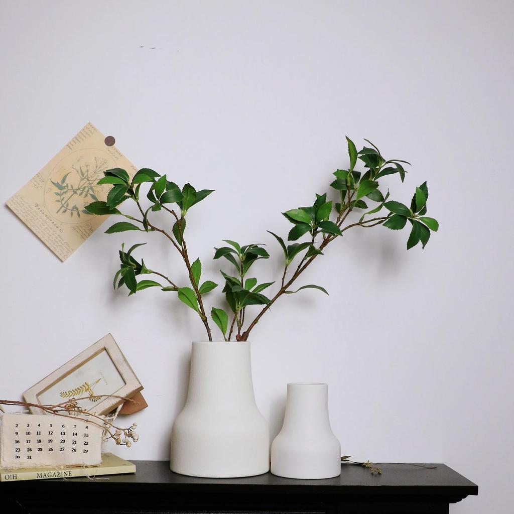 Modern Nordic White Ceramic Vase for Fresh and Dried Flowers - Living Room and Dining Table Decor