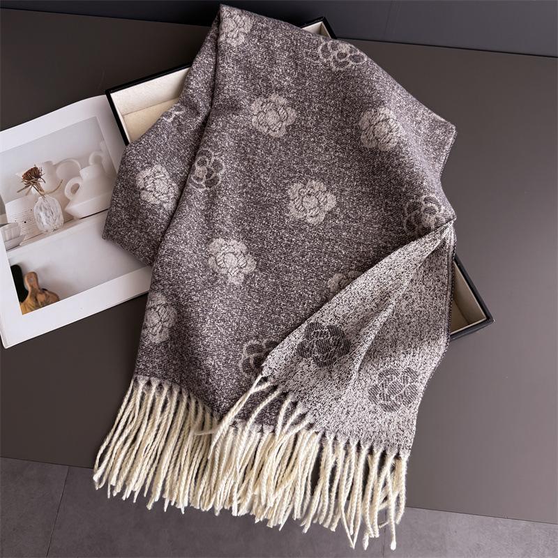 67*200cm Luxury Scarf Women Winter Warm Soft Shawls Faux Cashmere Designer Thick Floral Wrap Poncho Pashmina Blanket
