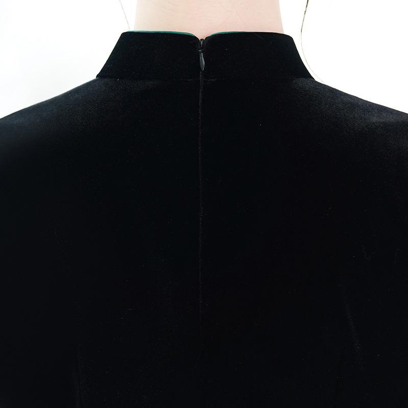 Velvet Long Sleeve Dignified Slimming Black Cheongsam - Retro Chinese Style for Autumn 2025.