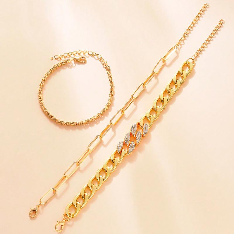 Chic Cuban Chain Anklet: Versatile Wide Surface Jewelry for Women - Perfect for Beach Vacations