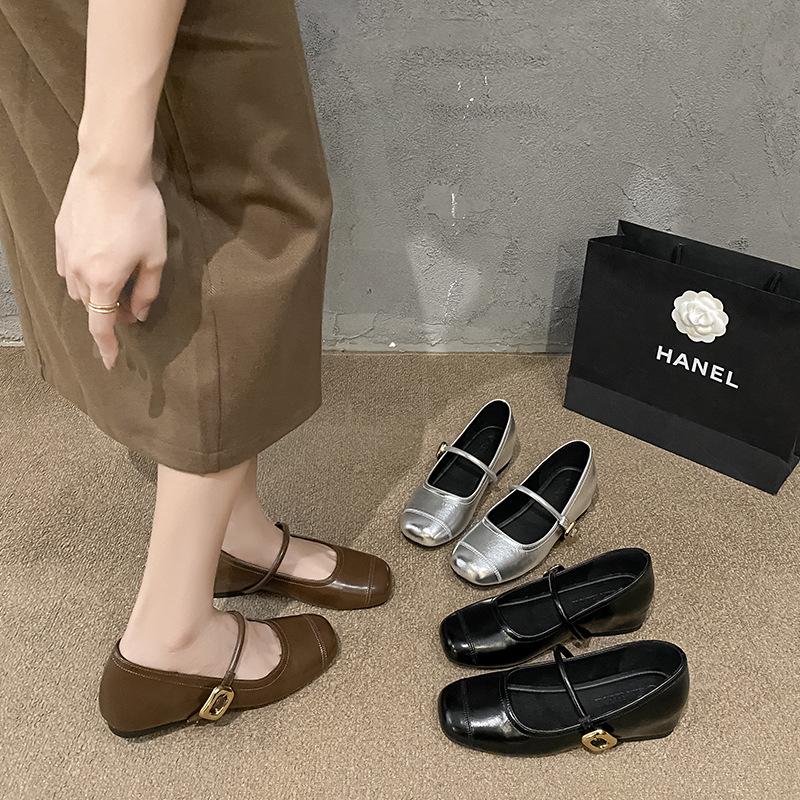 Small inner height increase silver Mary Jane shallow mouth single shoes women 2025 summer square head beanie shoes women breathable and comfortable