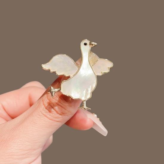 Brooch Pin, 3D Goose Design Lapel Pin with Mother-of-Pearl Inlay, Wear-Resistant Thick Coating Strong Buckle Pin for Coats Sweaters Gift