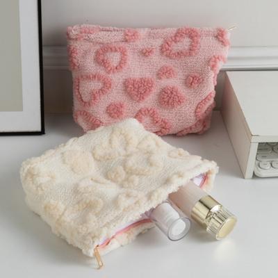 Fuzzy Heart Cosmetic Pouch Girls Cute Heart Pattern Makeup Bag Women Plush Clutch Zippered Storage Bag for Cosmetics Jewelry
