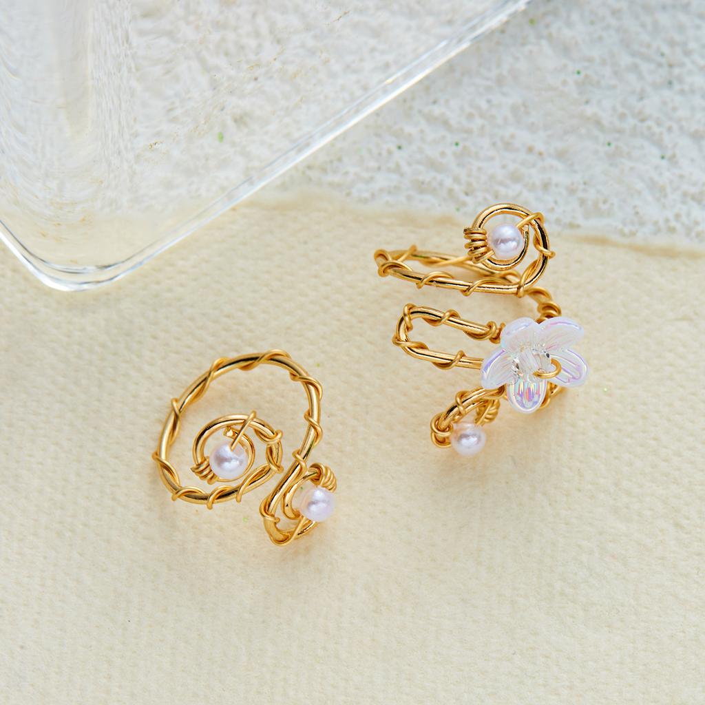 Boho Elegant White Shell Flower Open Rings For Women Vintage Gold Color Wire Wrapped Adjustable Finger Ring Party Charm Jewelry