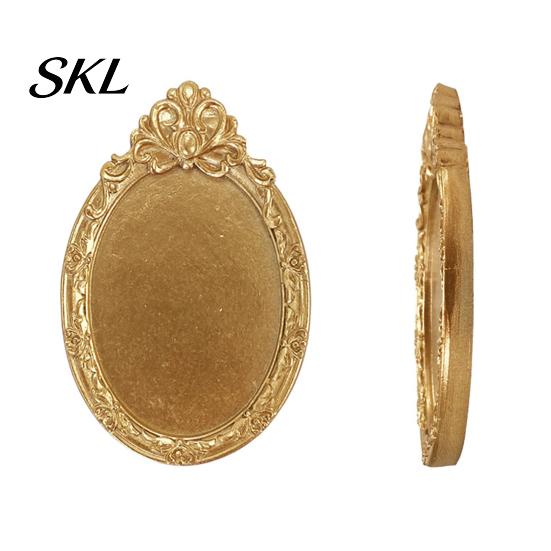 Decorative Jewelry Container Resin Tray with Vintage European Embossed Pattern, Golden Gloss Wear-Resistant Desktop Organizer, Oxidation-resistant