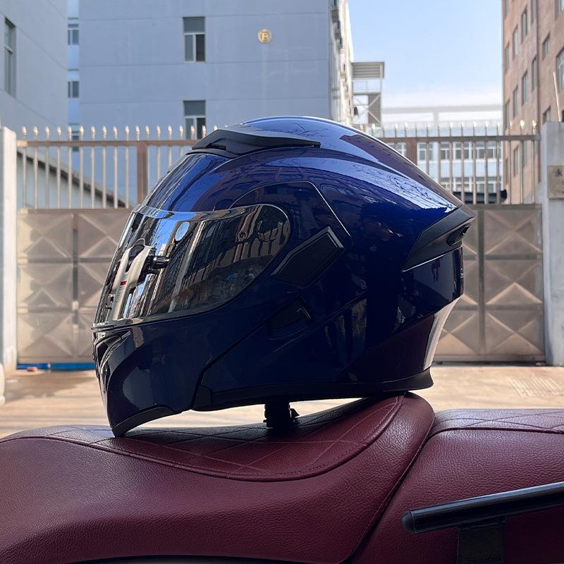Motorcycle helmets Men's and women's locomotive full helmets Bluetooth peel-off helmets Electric vehicle helmets