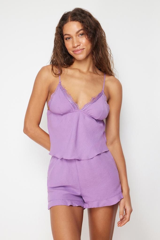 Conjunto de pijama feminino estilo homewear com renda rosa e babados detalhado