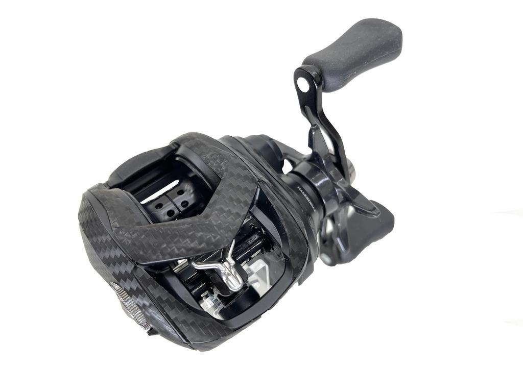 CUSTOM YOROI Custom Decal for 22 Tatula TW80 and 23 Saltist Scratch Baitcasting Reel Customization SEAT.JP SVTW80, Protection, (Black, Left-Handed)
