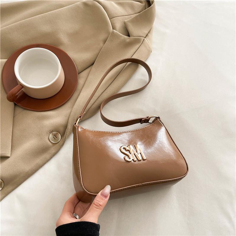 2025 Summer New Camera Bag Fashionable Shoulder Underarm Bag Women's Simple Fashionable Letter Small Square Bag