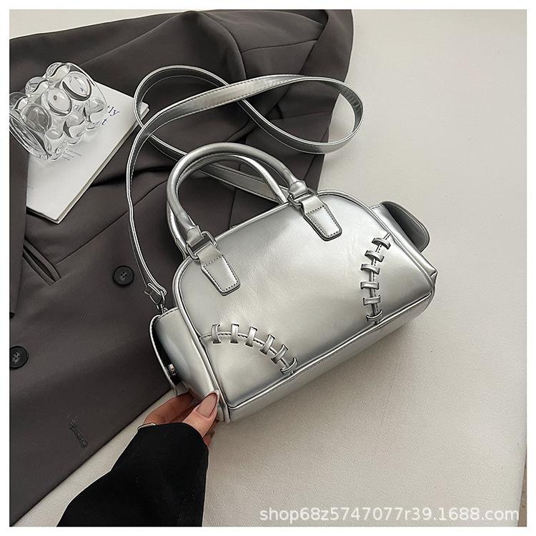 Niche Design Portable Bowling Bag Women's 2025 New Korean Version Versatile Messenger Bag Foreign Style Fashion Commuter Bag