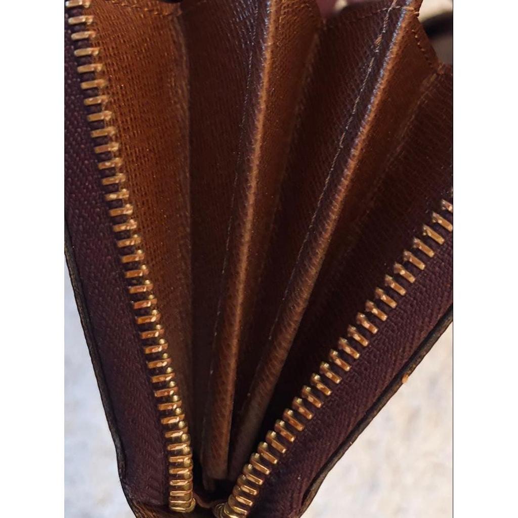 Used [Guaranteed Authentic] LOUIS VUITTON Long Wallet Zippy Wallet