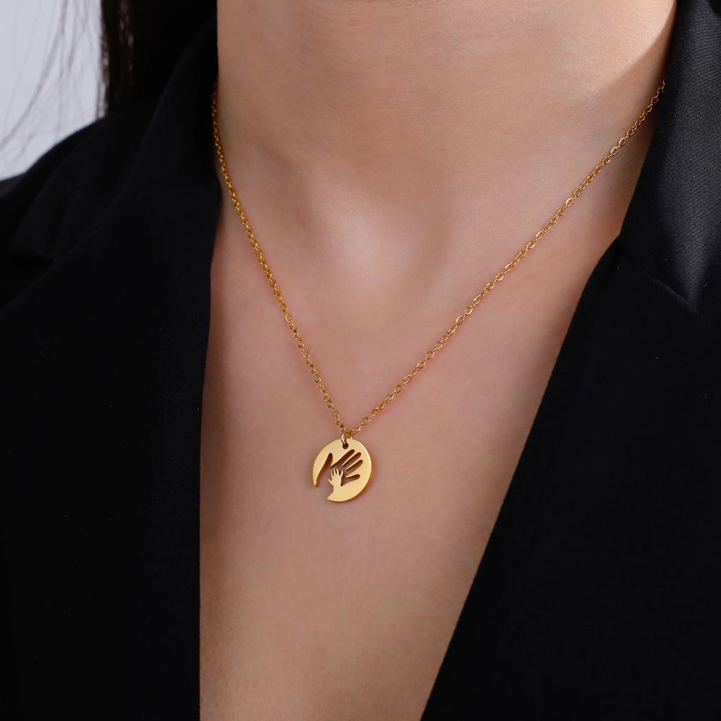 Simple Fashion Mother Love Necklace Round Pendant Baby Mom Jewelry Gift