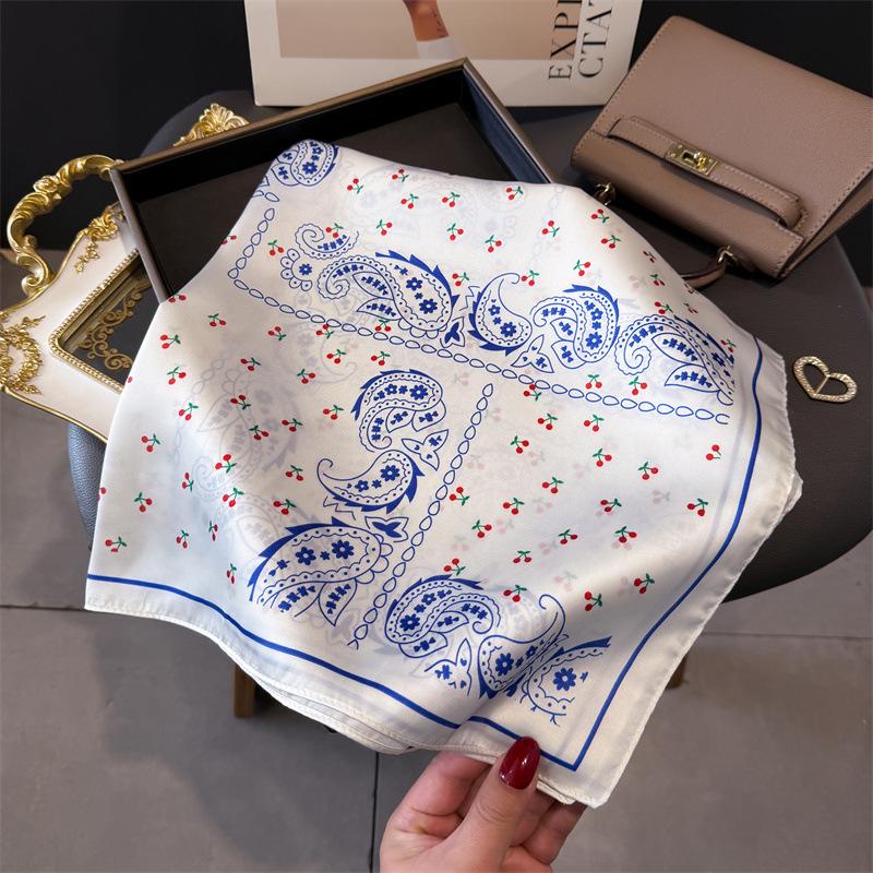 Luxury Temperament Rose Scarf, Spring and Autumn Women's Neck Protection, Scarf, Sunscreen Shawl, New Imitation Silk 71cm Square Scarf