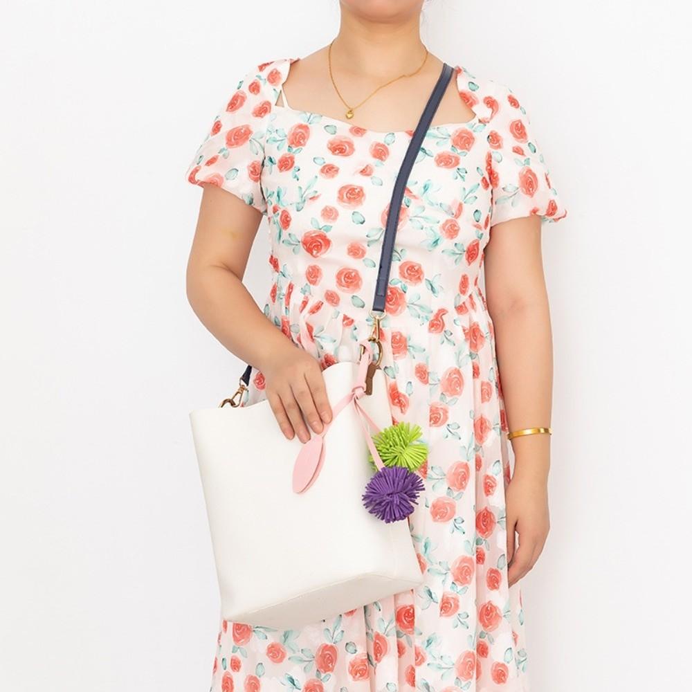 Chrysanthemum Leather Flower Keychain Handmade PU Floral Keyring PU Leather Flower Pendant  Women