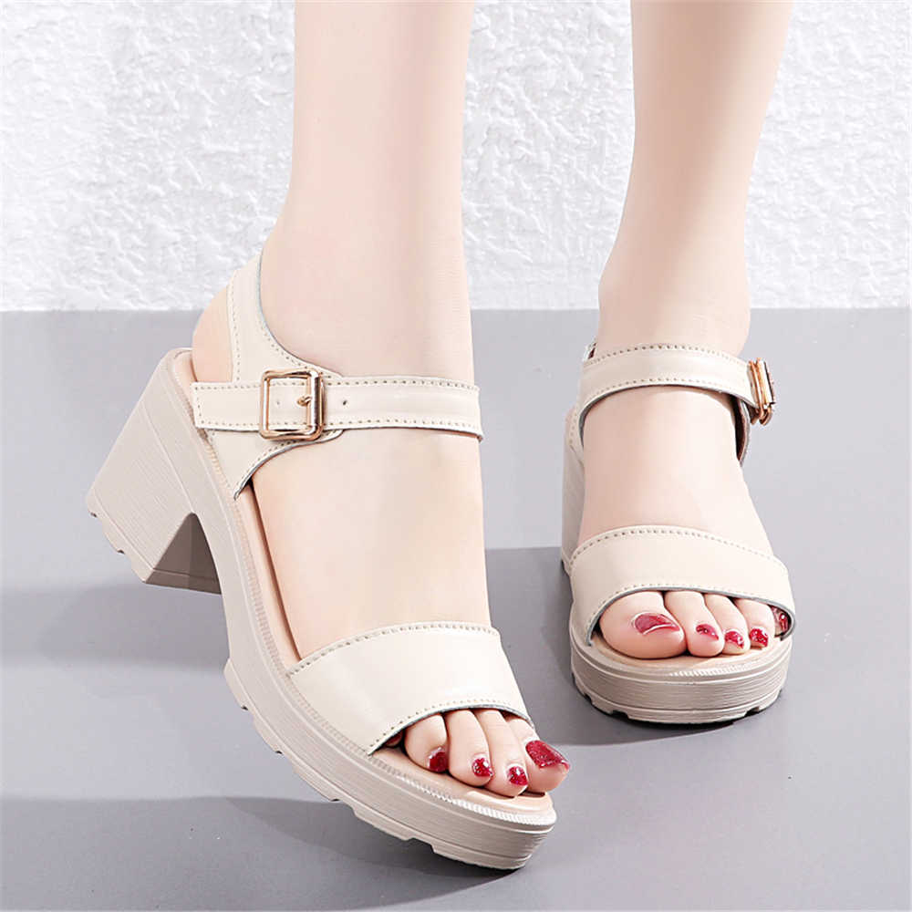 Fashion Medium Length Pin Up Women Sandals Shoes Skates Women Brand Flip Flops Sneakers Sports Low Cost Suppliers Low Cost Trnis